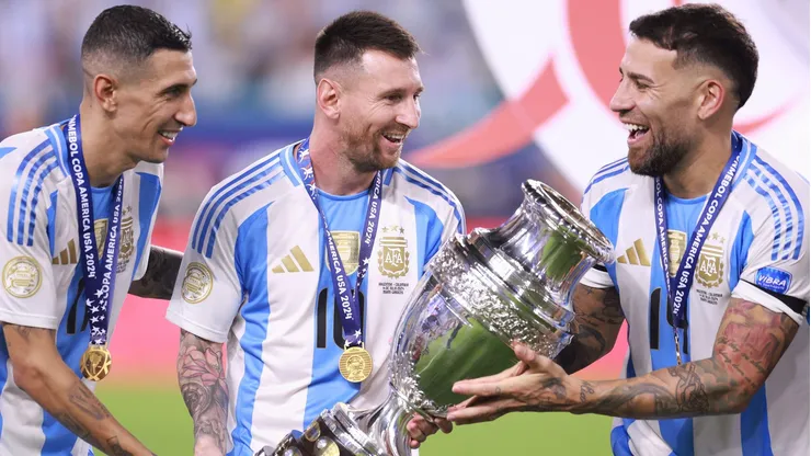 Di María, Messi y Otamendi en la última conquista.