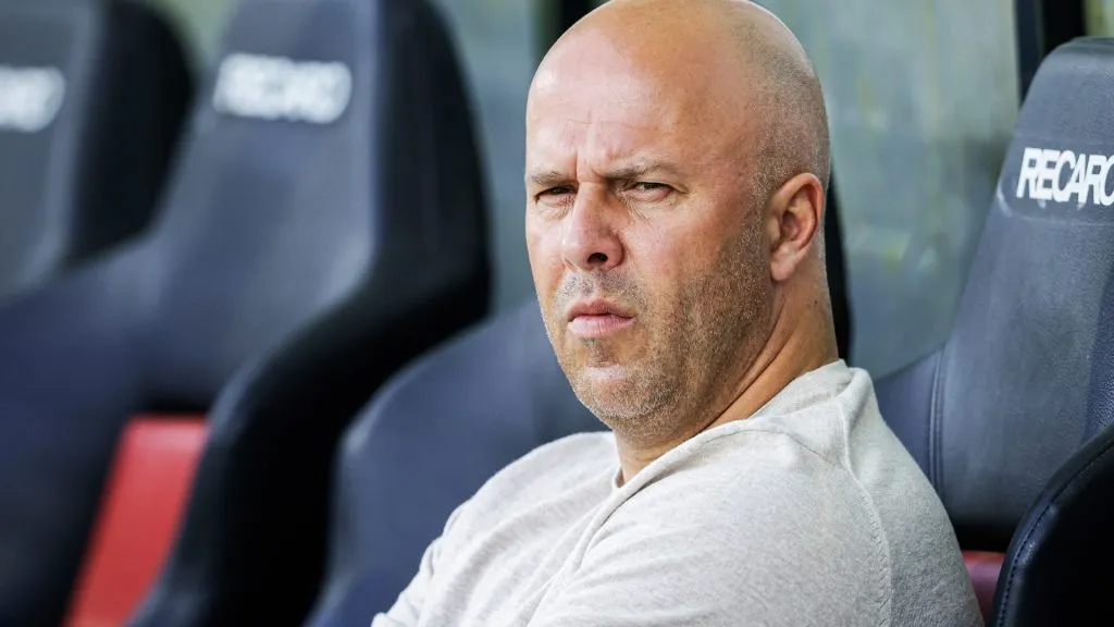 La era Arne Slot inició con derrota en Liverpool