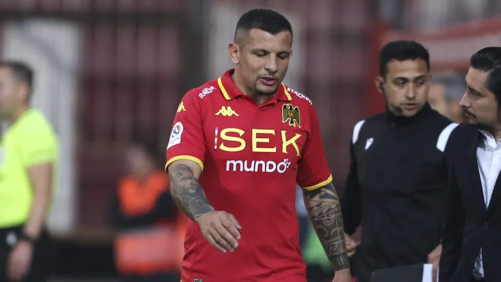 Emiliano Vecchio se irá de Unión Española.