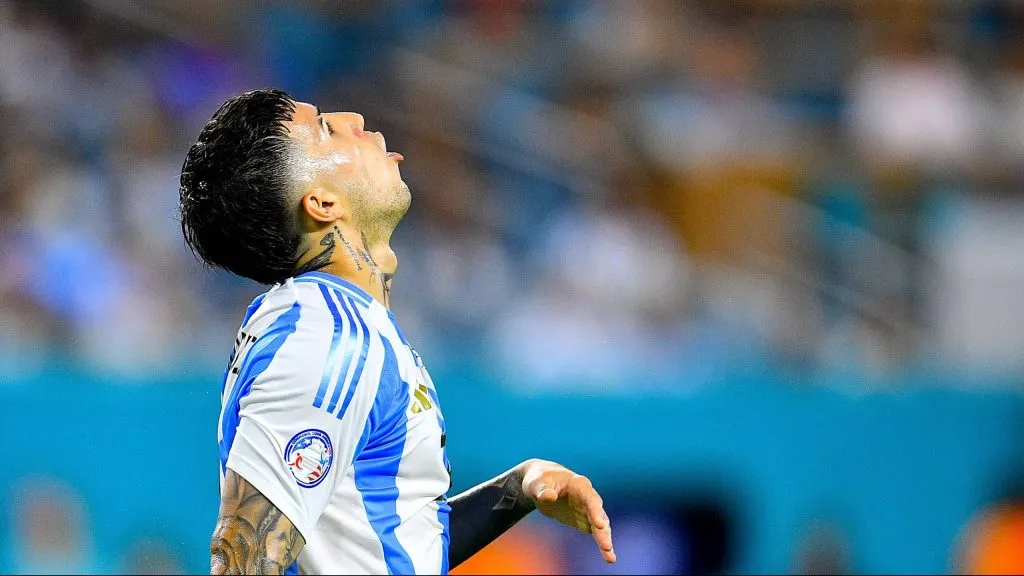 Enzo Fernández fue denunciado ante FIFA por la Federación Francesa.