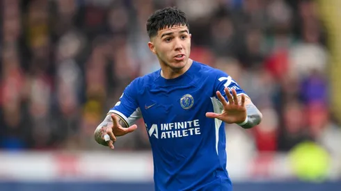 Enzo Fernández con la camiseta de Chelsea.