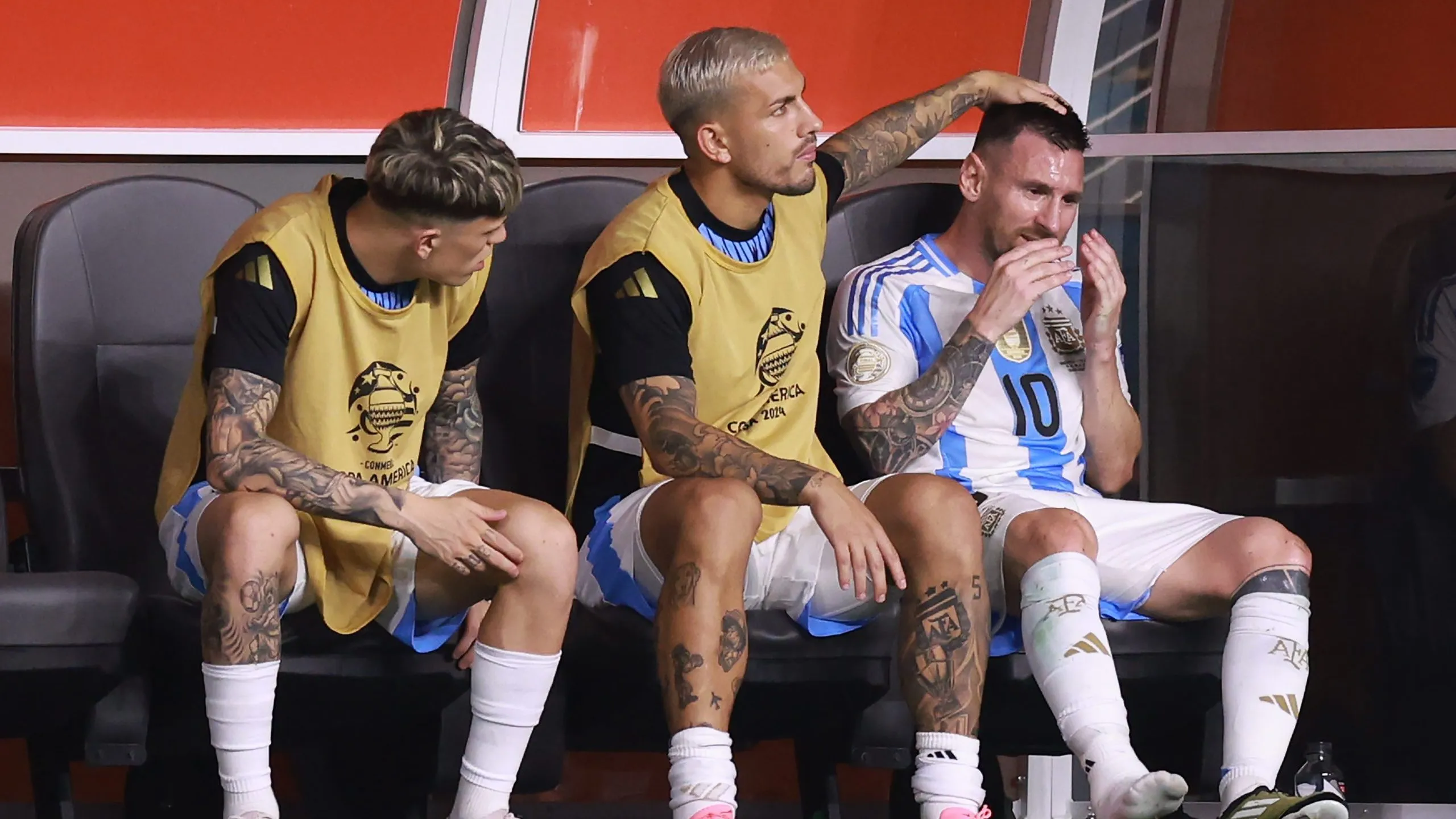 Messi tuvo que presenciar desde el banco el desenlace de la final ante Colombia.
