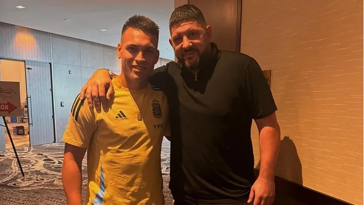 Lautaro Martínez junto a Agustín Orión.