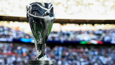 El trofeo de la Finalissima espera por su nuevo campeón.