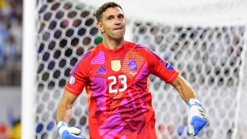 Dibu Martínez fue elogiado por los hinchas brasileños.