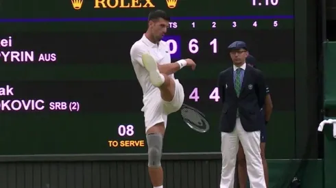 La reacción de Djokovic ante el festejo de la gente por el triunfo inglés.