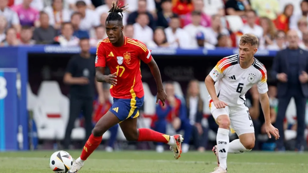 Nico Williams ante Kimmich, uno de los duelos de España vs. Alemania.