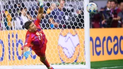 Emiliano Martínez, otra vez héroe (IMAGO)