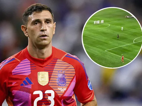 No se vio: Dibu le dedicó su primer penal atajado a Messi