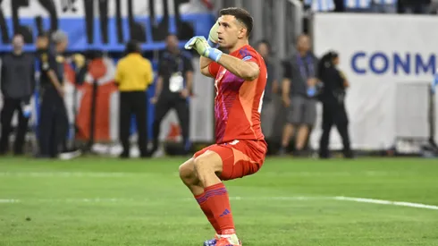 Dibu Martínez fue figura en la tanda de penales ante Ecuador.