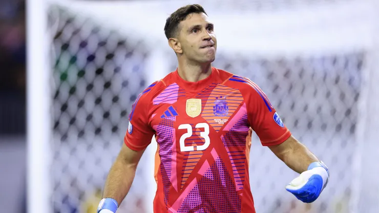 El festejo de Dibu Martínez. (Foto: Getty).
