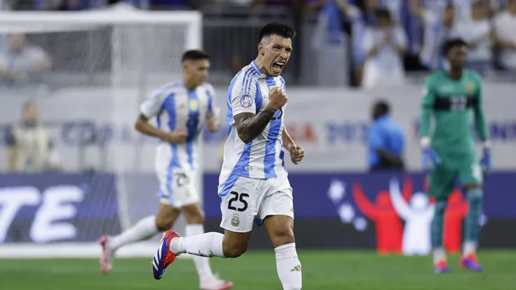 VIDEO | Con polémica por el juez de línea, Licha Martínez marcó el gol de Argentina vs. Ecuador