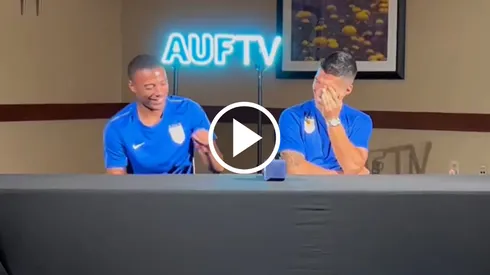 El gracioso momento en la conferencia de prensa de Uruguay.