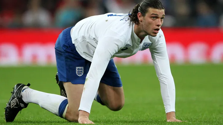 De ser el nueve titular de Inglaterra a casi terminar preso