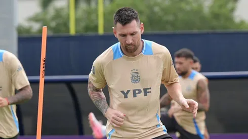 Messi entrenó a la par a 2 días del partido ante Ecuador