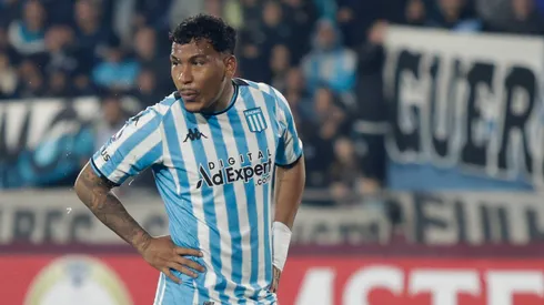 El delantero presiona para jugar en Atlético Nacional.