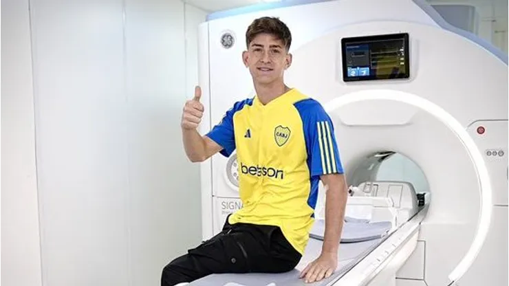 Tomás Belmonte con la camiseta de Boca