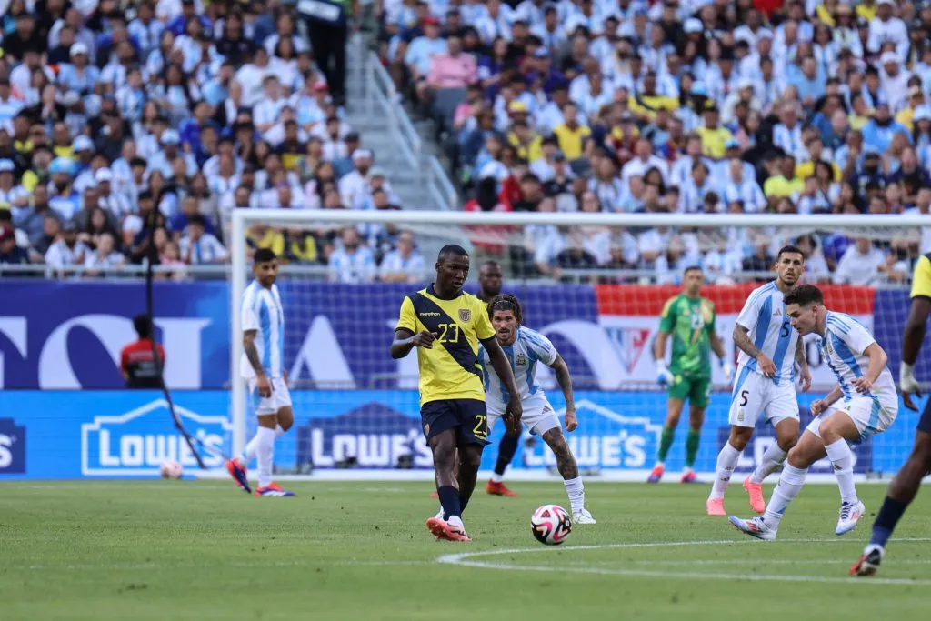 Moisés en el último encuentro ante Argentina, en junio de 2024. (Foto: IMAGO).