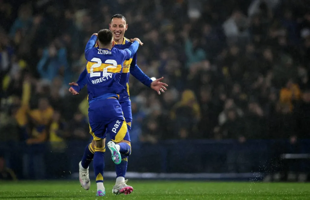 Cristian Lema celebra su primer gol con la camiseta de Boca. (Foto: IMAGO).