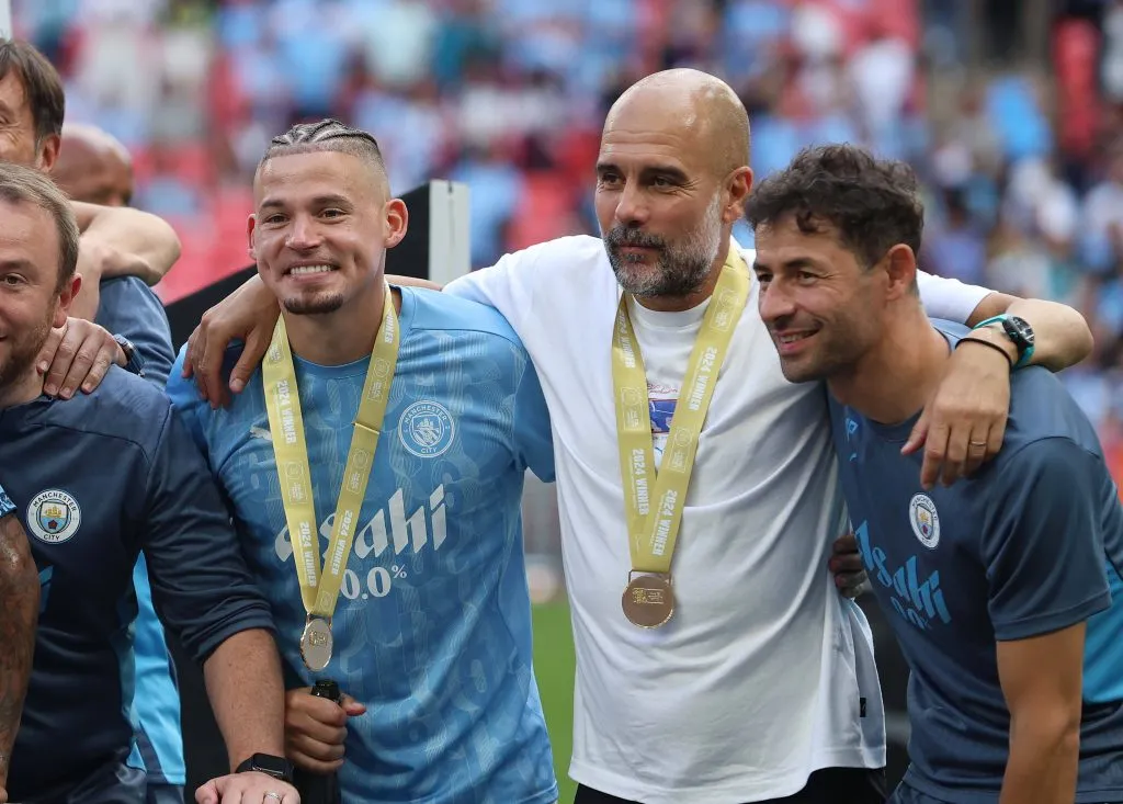 Pep Guardiola siempre habla de un equipo unido, y no sólo se refiere a futbolistas y cuerpo técnico.