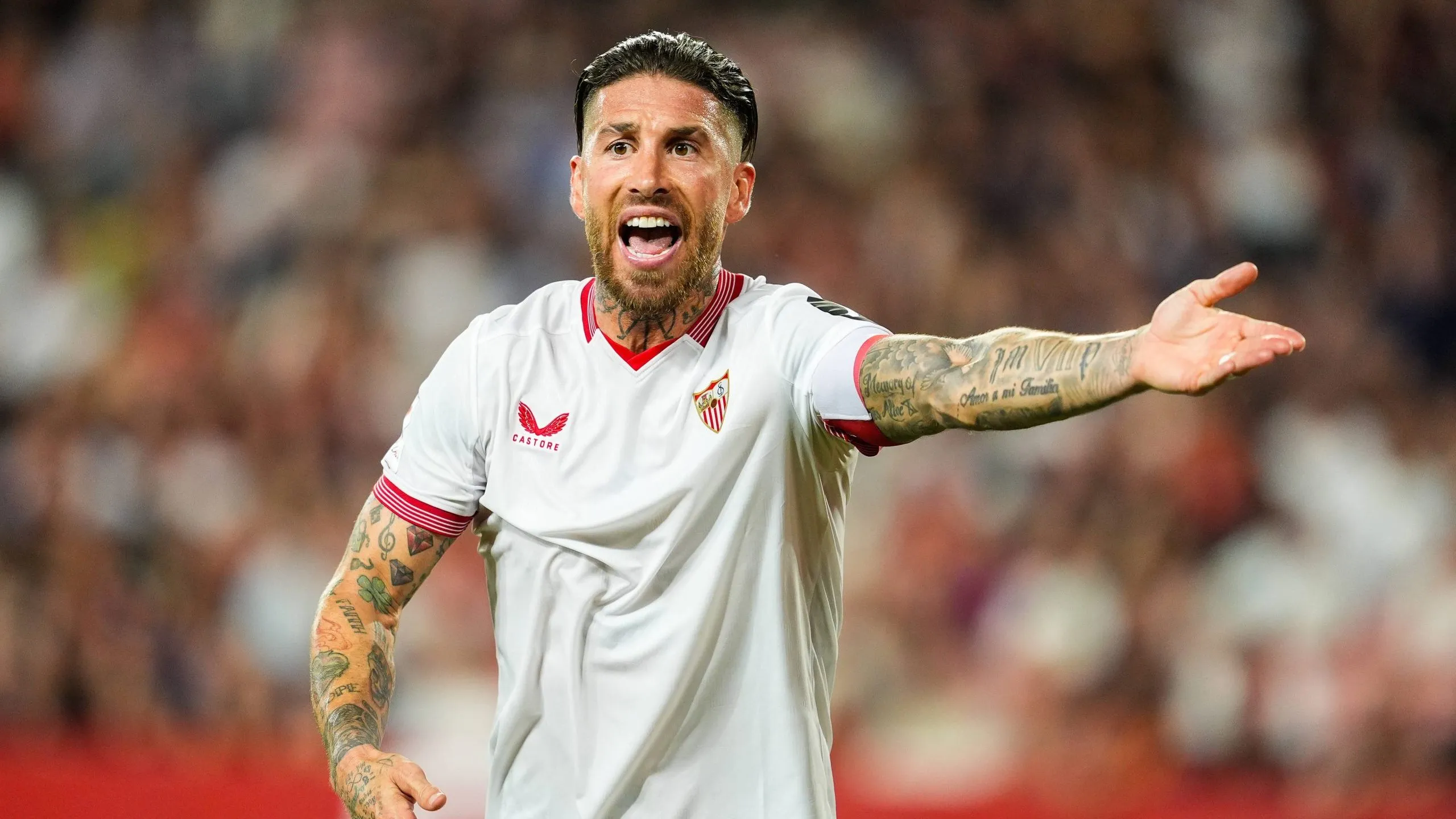 Sergio Ramos quedó libre del Sevilla y todavía está definiendo en dónde jugará la temporada 2024/2025.