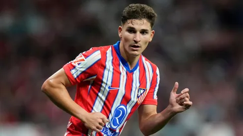 Simeone sacó a Julián Álvarez en el entretiempo y los hinchas estallaron