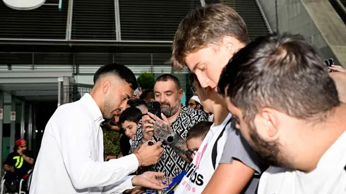 Nicolás González fue recibido por una multitud en su llegada a Torino para firmar su contrato con la Juventus.