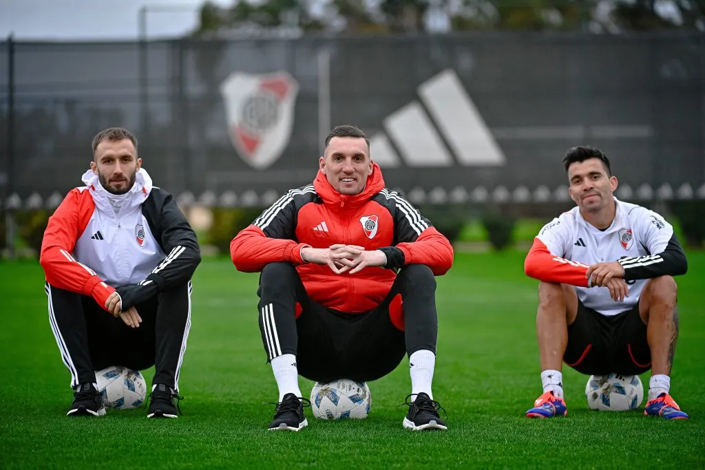 Pezzella, Armani y Acuña, los tres campeones del mundo que juegan en River. (Foto: Prensa River).