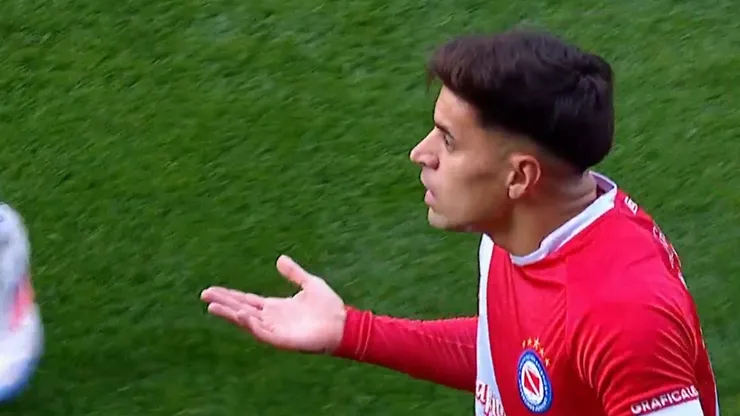 VIDEO | La insólita acción que derivó en la amonestación de Nicolás Oroz en Argentinos Juniors vs. Huracán