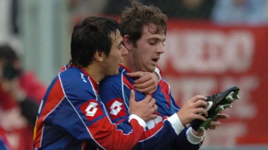 Walter Montillo celebra un gol en San Lorenzo junto a Walter Montillo.
