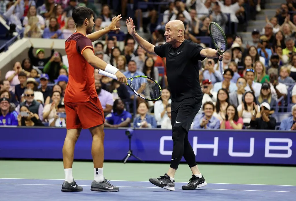 Agassi y Alcaraz perdieron ante Djokovic y McEnroe.