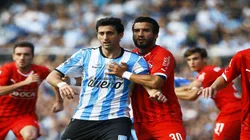 Racing e Independiente protagonizan el Clásico de Avellaneda.