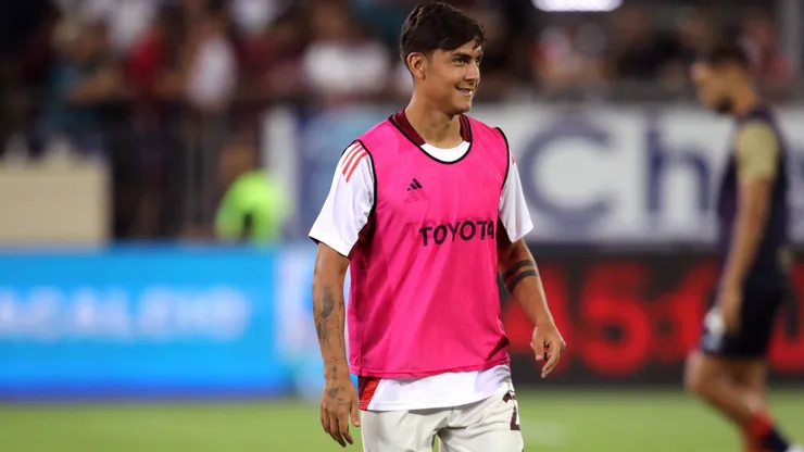 Paulo Dybala continuará en AS Roma.