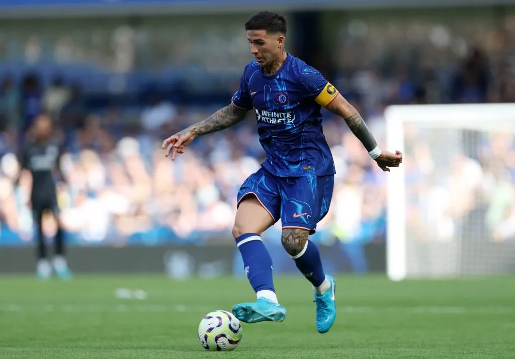 Enzo Fernández, con la cinta de capitán frente al Manchester City.