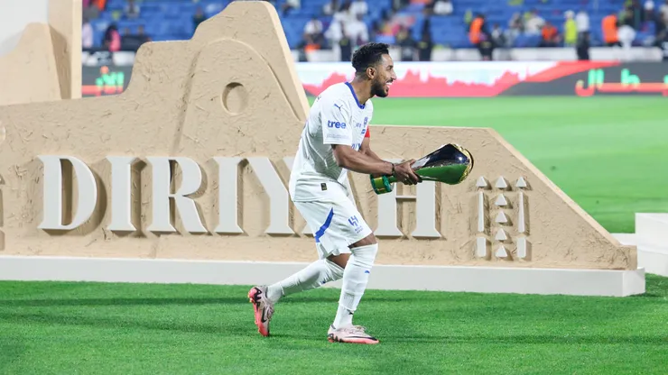 Salem Al-Dawsari celebra un nuevo título con Al Hilal.