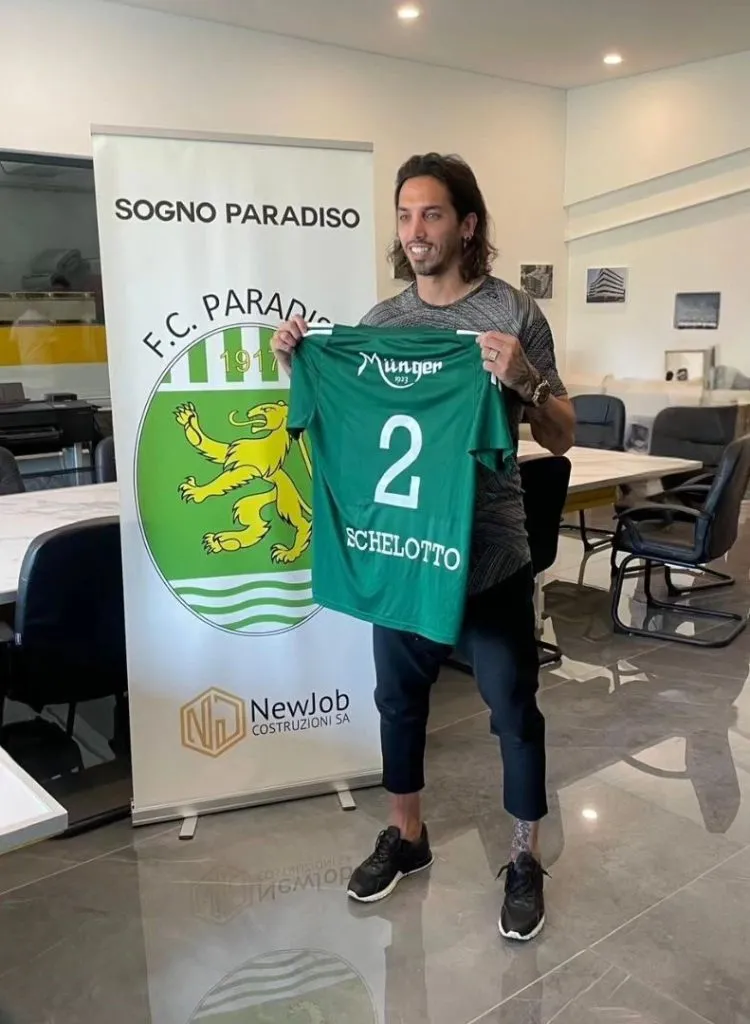Ezequiel Schelotto es nuevo refuerzo de Paradiso FC.