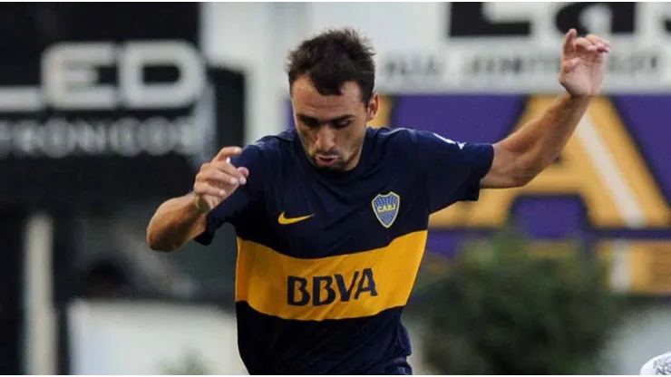 Emiliano Albín con la casaca de Boca.