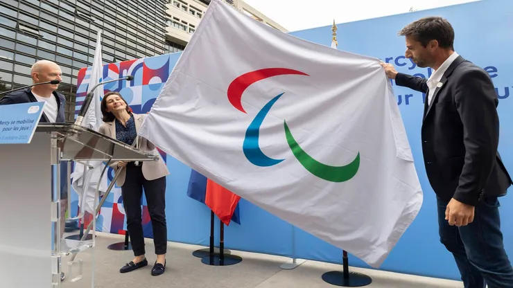 La bandera de los Juegos Paralímpicos es todo un símbolo del deporte adaptado.