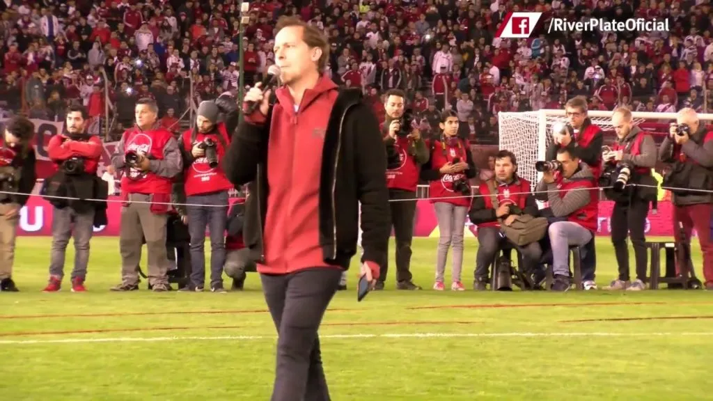 Martin conduciendo un evento oficial del club (Canal River)