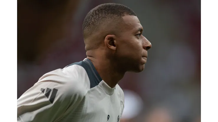 Mbappé tiene su debut en Real Madrid este miércoles.
