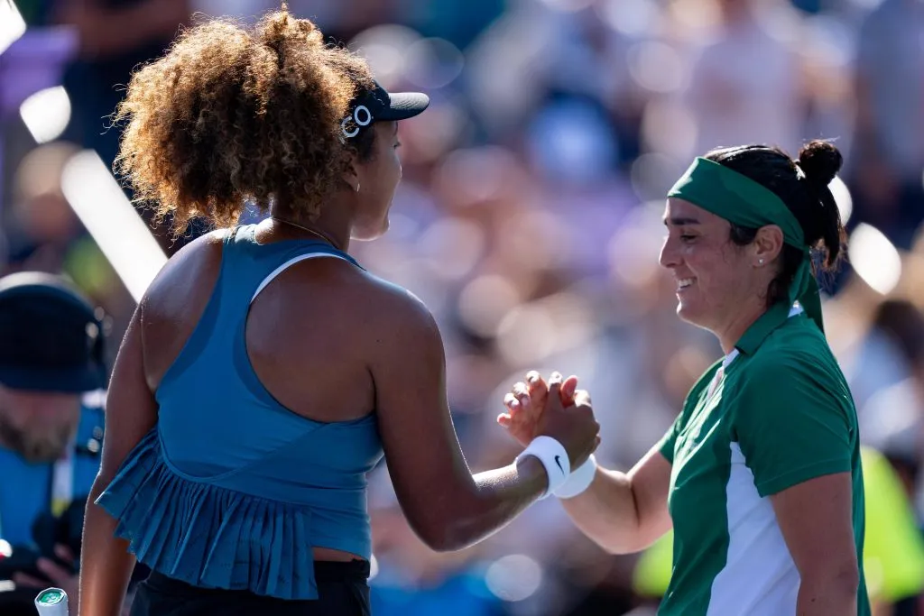 Osaka le ganó a Ons Jabeur 6-3 y 6-1 en la primera ronda de Toronto. (Foto: IMAGO).