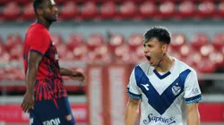 Ordóñez festejando el primero de Vélez.