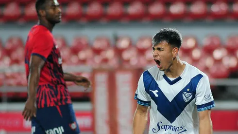 Ordóñez festejando el primero de Vélez.