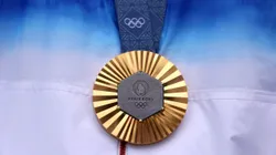 La medalla dorada que se entrega en París 2024.