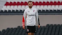 Germán Pezzella entrenándose en River.