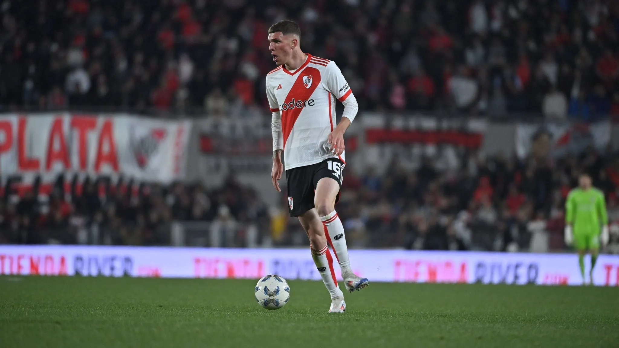 Franco Carboni sumó minutos en partidos amistosos, pero no en oficiales todavía. (Foto: Prensa River).