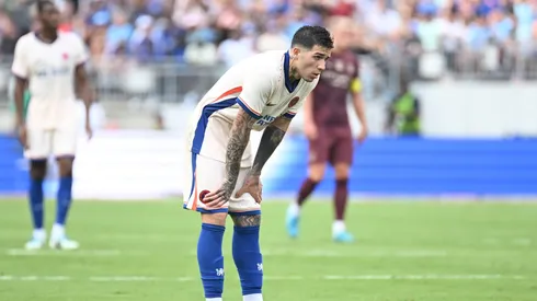 Enzo Fernández, resignado en el amistoso entre Chelsea y Manchester City.