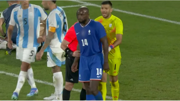 Esto le dijo Gerónimo Rulli a Mateta tras el empujón durante Argentina vs. Francia