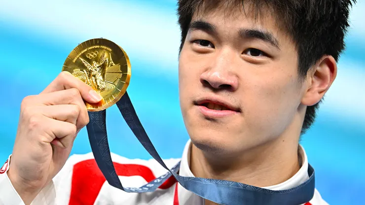 El chino Pan Zhanle se quedó con el oro París 2024 y logró imponer un nuevo récord mundial, pero insinúan que hizo trampa.