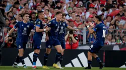 Federico Girotti celebra su gol ante River.